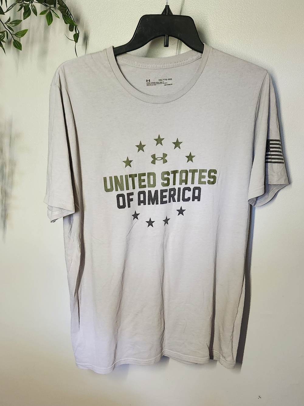 Under Armour Loose Fit HeatGear USA  Graphic Tee - Light Gray XXL